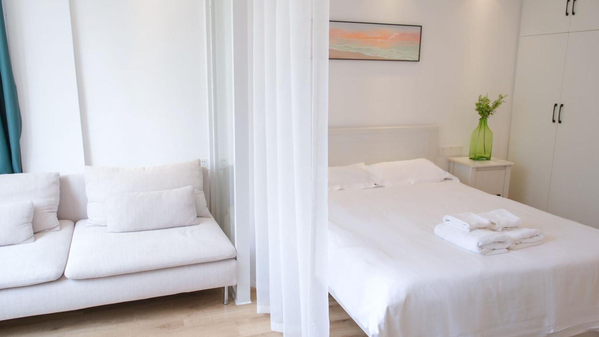 Fanhua Life In Nanjing West Road Store 1 Apartment